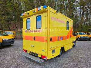 Mercedes-Benz Sprinter Krankenwagen Rettungswagen Ambulance Bild 3