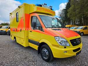 Mercedes-Benz Sprinter Krankenwagen Rettungswagen Ambulance Bild 1