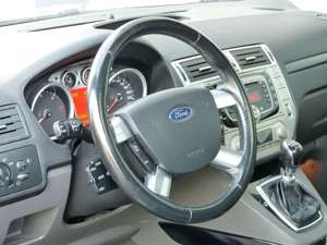 Ford Kuga Titanium AHK Sitzheizung Panorama 4x4 etc. Bild 4
