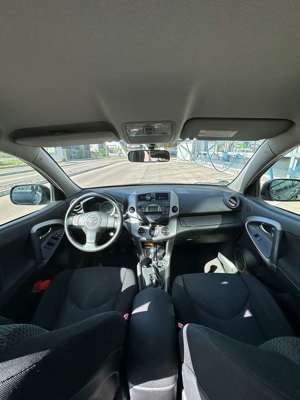 Toyota RAV 4 4x4 Bild 3