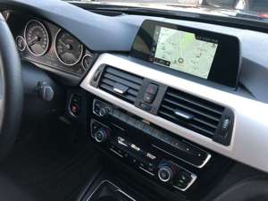 BMW 318 i Navi Head-Up Display Surround-Kamerasystem Bild 4