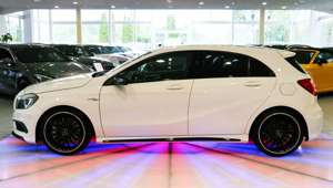 Mercedes-Benz A 45 AMG 4-Matic*SPORTABGAS*NIGHT PAKET*LED*NAVI Bild 3