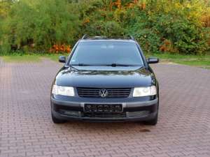 Volkswagen Passat Variant 1.6 # Allgemein guter Zustand ! Bild 3