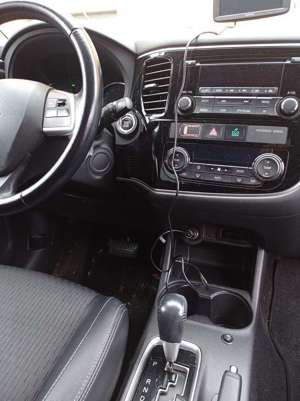 Mitsubishi Outlander 2.2 DI-D 4WD Automatik Invite Bild 5