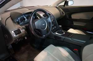 Aston Martin V8 Bild 8