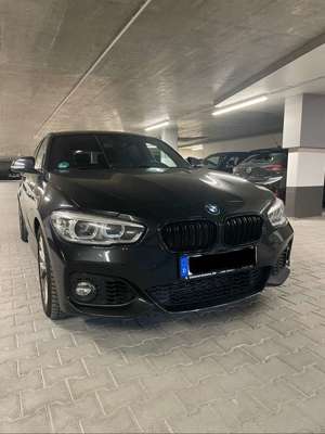 BMW 118 118i Aut. M Sport Bild 1