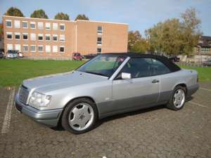 Mercedes-Benz E 220 Cabrio/2.Hand/Autom./Klima/Leder/AMG