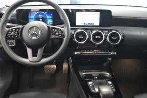 Mercedes-Benz CLA 250 250 e NAVI LED Teilleder Bild 3