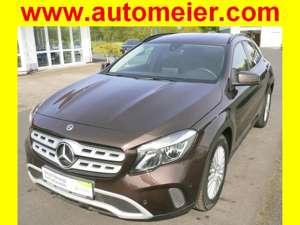 Mercedes-Benz GLA 220 4Matic 7G-DCT mit Navigation und LED