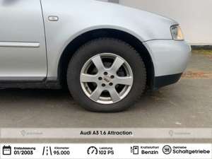 Audi A3 1.6 Attraction (8L) Bild 5