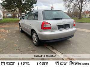 Audi A3 1.6 Attraction (8L) Bild 3