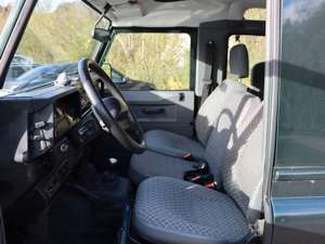Land Rover Defender 90 7-Sitze StHz Klima AHK Bild 4