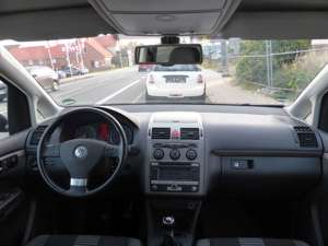 Volkswagen Touran United Benziner, Klimaautomatic, neue AHK Bild 4