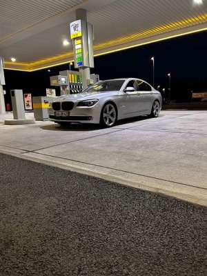 BMW 750 750i Bild 4