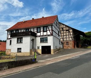 Traditionelles Bauernhaus mit Scheune: Perfektes Zuhause auf dem Land! Keine Käuferprovision! Bild 1