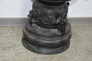 Großer Bronze Räucherkessel mit figürlichem Deckel, China Bild 8
