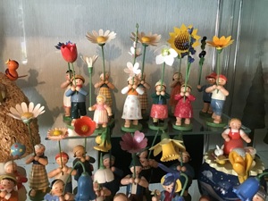 Wendt & Kühn Vitrinen Blumenkinder Erzgebirge 