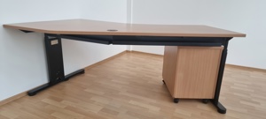 Schreibtisch Büro inkl. Rollcontainer abschließbar, gebraucht, top Zustand Bild 2