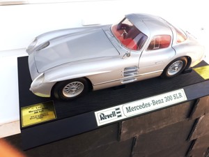 Modellauto 1:12  ca 38 cm lang  --Mercedes Benz--300 SLR Uhlenhaut-- Bild 1