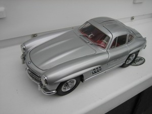 Modellauto 1:12  ca 38 cm lang  --Mercedes Benz--300 SLR Uhlenhaut-- Bild 11