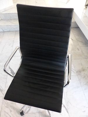 Vitra EA 119 Eames Alu-Chair Bürodrehstuhl, Leder schwarz Bild 2