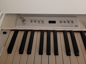 Roland Digital Piano F-120 Bild 3