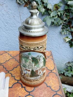 Alter Bierkrug mit Deckel Relief Neuschwanstein 0,5 l Liter Bild 1