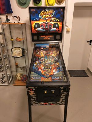 Stern - Grand Prix - Pinball  Flipper  Spielautomat Bild 1