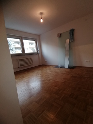 Liebevoll renovierte 4,5 Zimmer Eigentumswohnung in Regensburg West Prüfening Bild 3