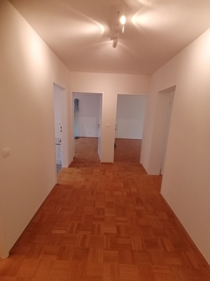 Liebevoll renovierte 4,5 Zimmer Eigentumswohnung in Regensburg West Prüfening Bild 1