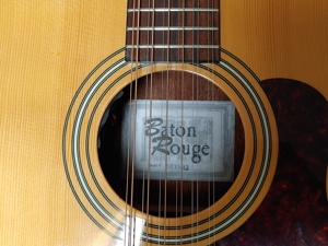 12-saitige Westerngitarre Baton Rouge R35 12 mit Tonabnehmer und Case Bild 5