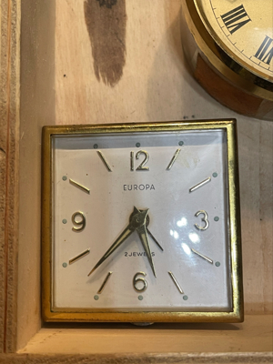 Uhrwerke Reiseuhren defekt Konvolut Bild 3 Uhrwerke Reiseuhren defekt Konvolut Bild 3