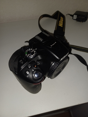 Kamera Nikon D5300 mit Zubehör und mit AF-S 18-105mm Objektiv Bild 5