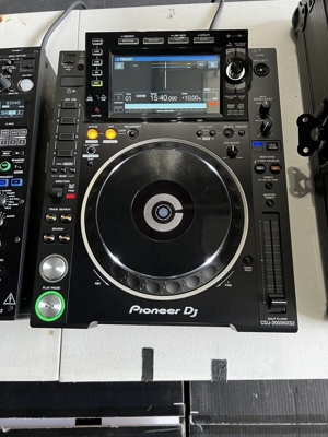 Pioneer (x2) CDJ2000 NXS2 & (x1) DJM-900 NXS2 Mixer DJ System + (x1) Road Case Bild 4