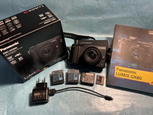 MFT Panasonic DMC - GX80 mit Kit-Objektiv 12-32 mm und Zubehör Bild 1