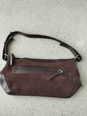 Handtasche aus Wildleder von Esprit 