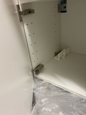 Wandregal Ikea mit Türdämpfer Soft Close Bild 3