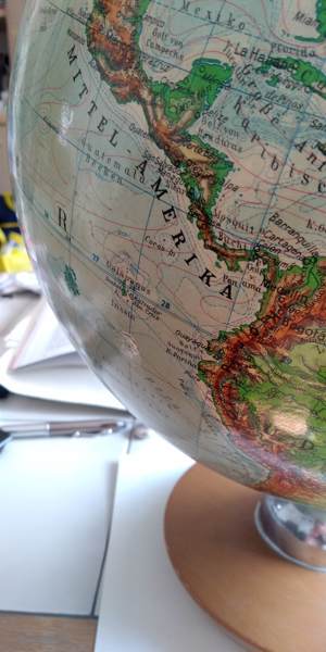 Historischer Globus, guter Zustand 