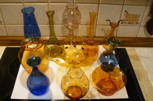  LAUSCHAER GLAS-ARTIKEL   (17 Stück) In der Hauptsache Vasen 