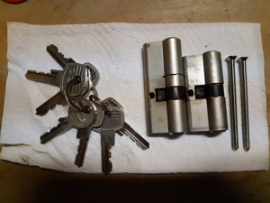 Zwei CES Schließzylinder mit 7 Schlüsseln Bild 1