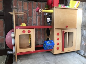 Kinder-   Spielküche aus Holz.  Bild 2