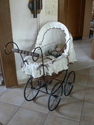 Puppenwagen