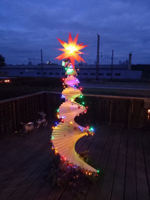 Weihnachtsbaum mal anders Bild 1