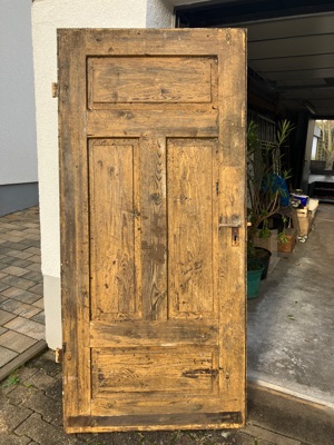 Alte Holztür für Dekozwecke Bild 2
