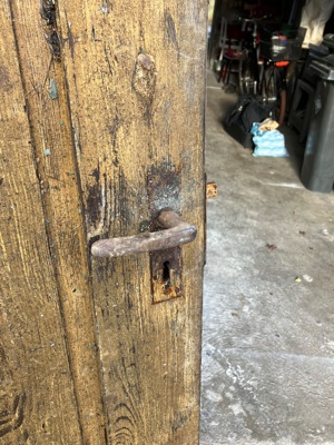 Alte Holztür für Dekozwecke Bild 3