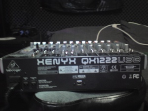 Behringer Xenix QX1222 USB Mischpult. Bild 5
