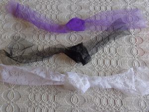 Tüllbänder, 2 Stück und 1 Spitzenband, Kinderhaarschmuck Haarschmuck, je ca. 70 cm lang, kpl. 1,50   Bild 1