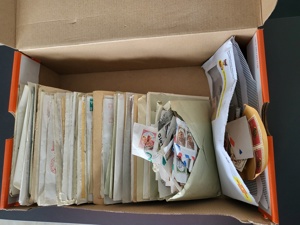 Briefmarkensammlung fast von der ganzen Welt