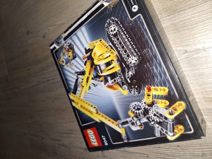 LEGO Technic Kompaktbagger Bild 3
