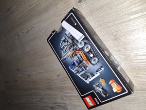 LEGO Technic Kompaktraupenlader Bild 2